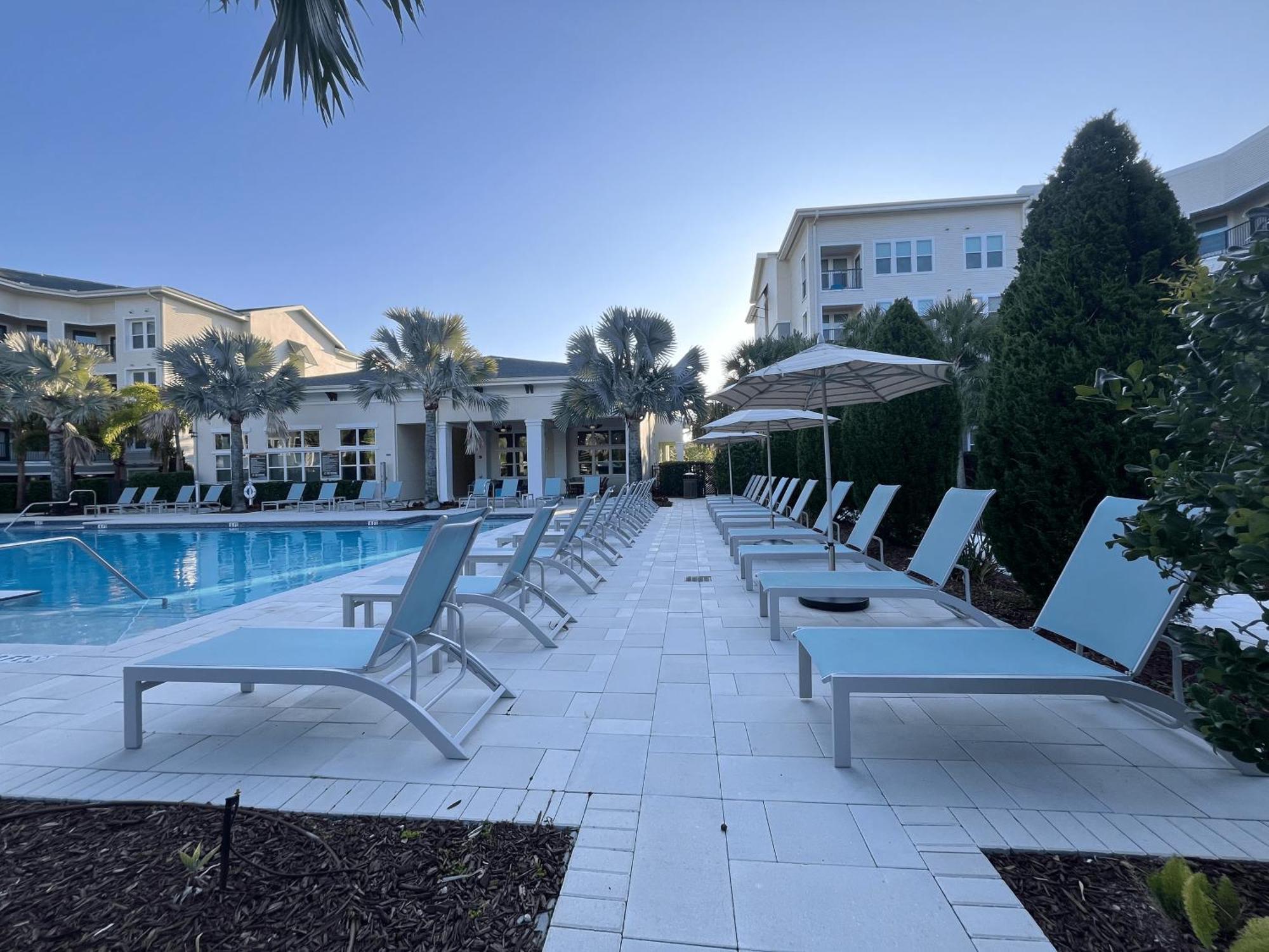 Style - Pool View - Hotub - Moffitt - Pet - Mid Term - Gated - Gym - Wifi - Usf - Elevators - Long Tampa