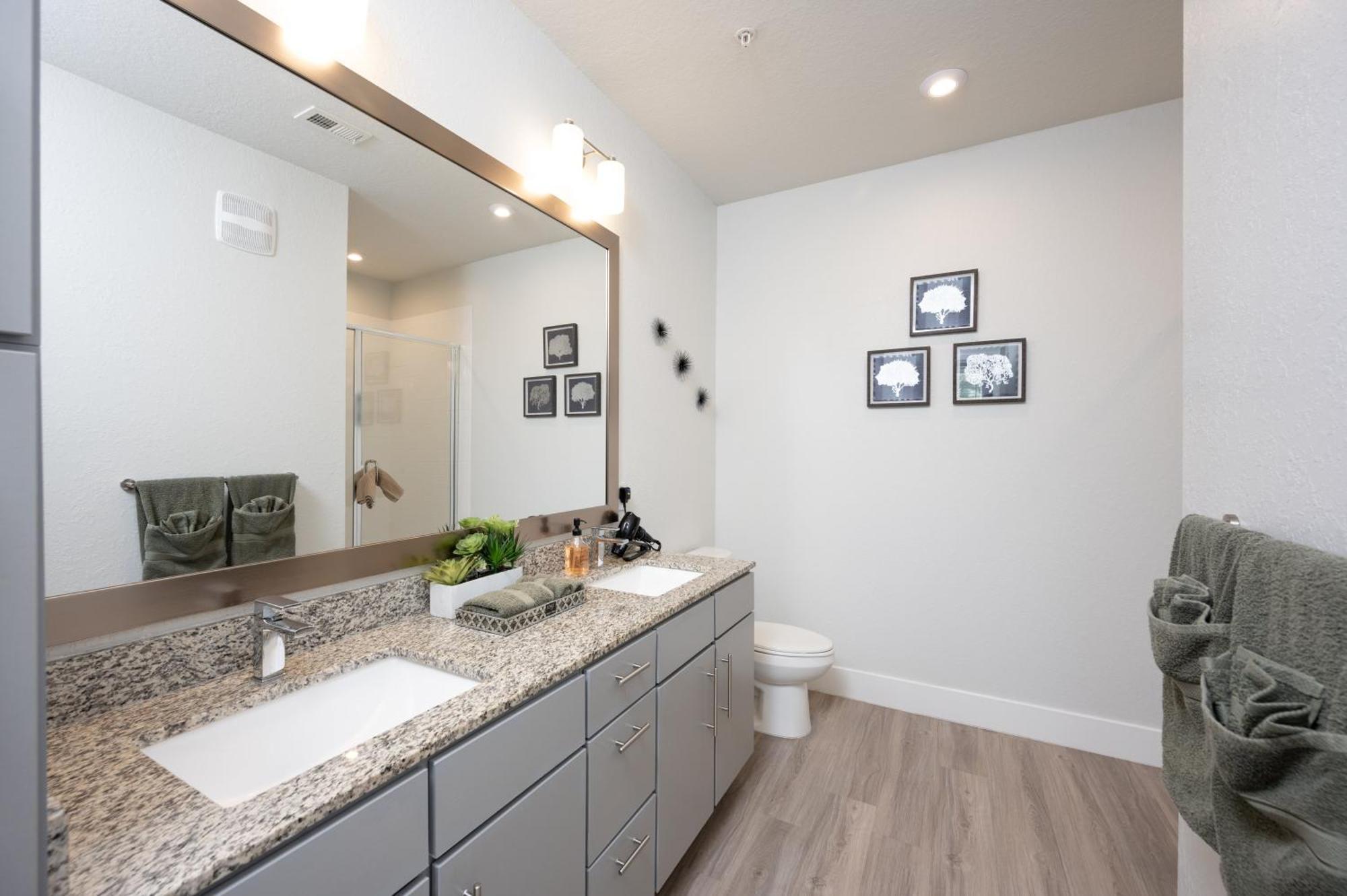 Style - Pool View - Hotub - Moffitt - Pet - Mid Term - Gated - Gym - Wifi - Usf - Elevators - Long *
